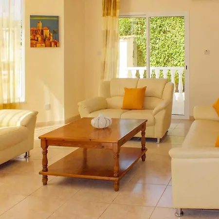 Coral Bee - Walking Distance To Coral Bay Vila