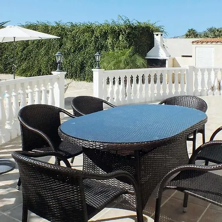 Coral Bee - Walking Distance To Coral Bay Vila